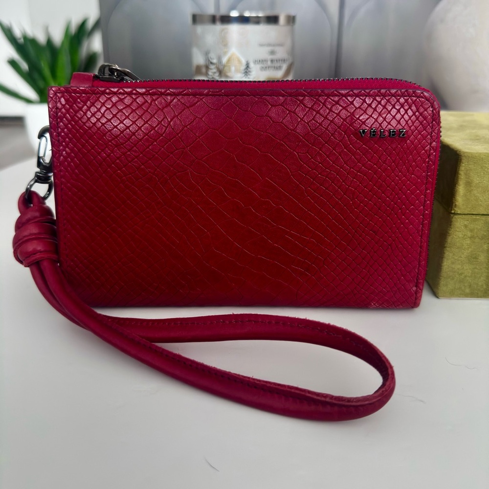 VELEZ Crimson Textured Wristlet